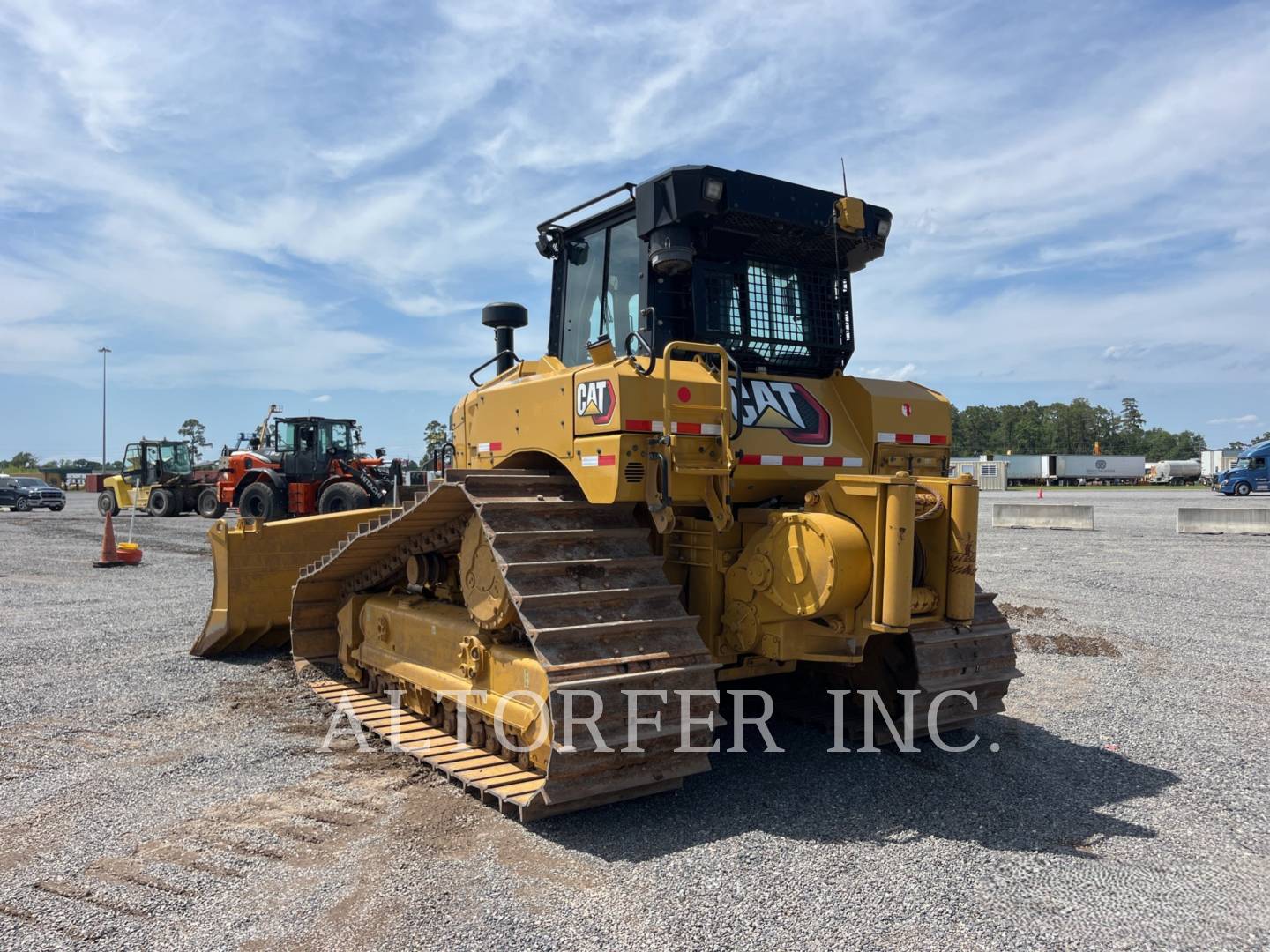 Caterpillar D6-20PAT3D, Crawler Dozer, 762 hours, S/N: LB501034, 2023 - Image 4