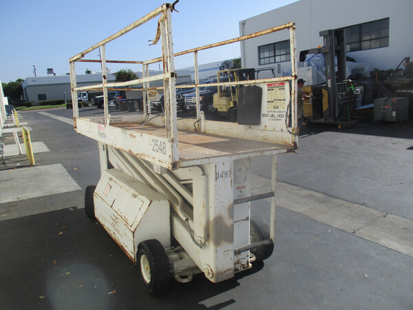 1000 lb. Simon Aerials #L2548-E, scissor lift, 25' lift height - Image 5