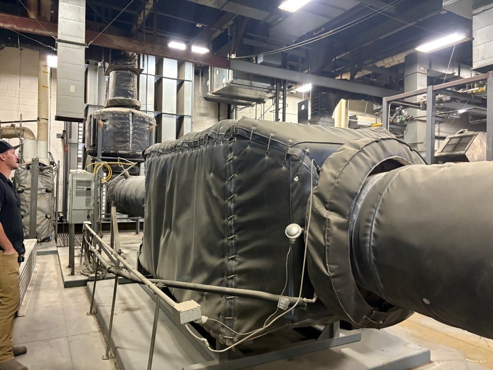 2650 KW Jenbacher #J620 GS, Natural gas generator set, 7200-12470 Volts, 2013 - Image 3