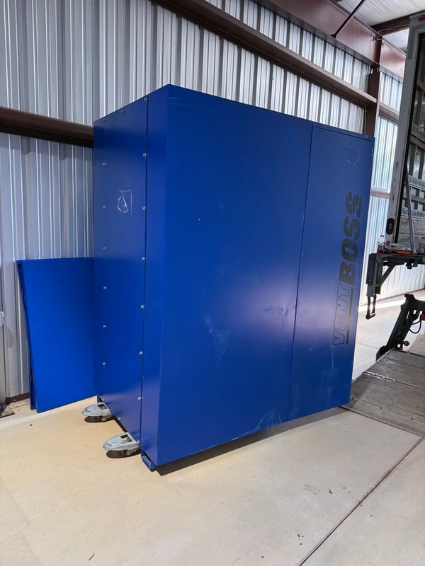 RoboVent VentBoss #S220, manual welding tables with backdraft fume extraction & booth walls - Image 7