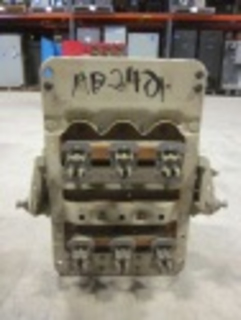 600 Amps, General Electric, AK-2A-25-1, manually operated, drawout, #AB2401 - Image 3