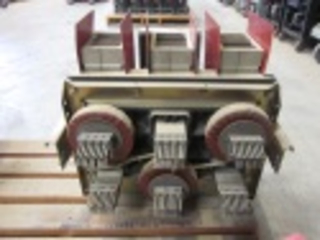 1600 Amps, Siemens-Allis, LA-1600A, manually operated, drawout, #AB2286 - Image 4