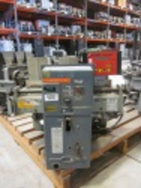 1600 Amps, Allis-Chalmers, LA-1600, manually operated, drawout, #AB0383 - Image 3