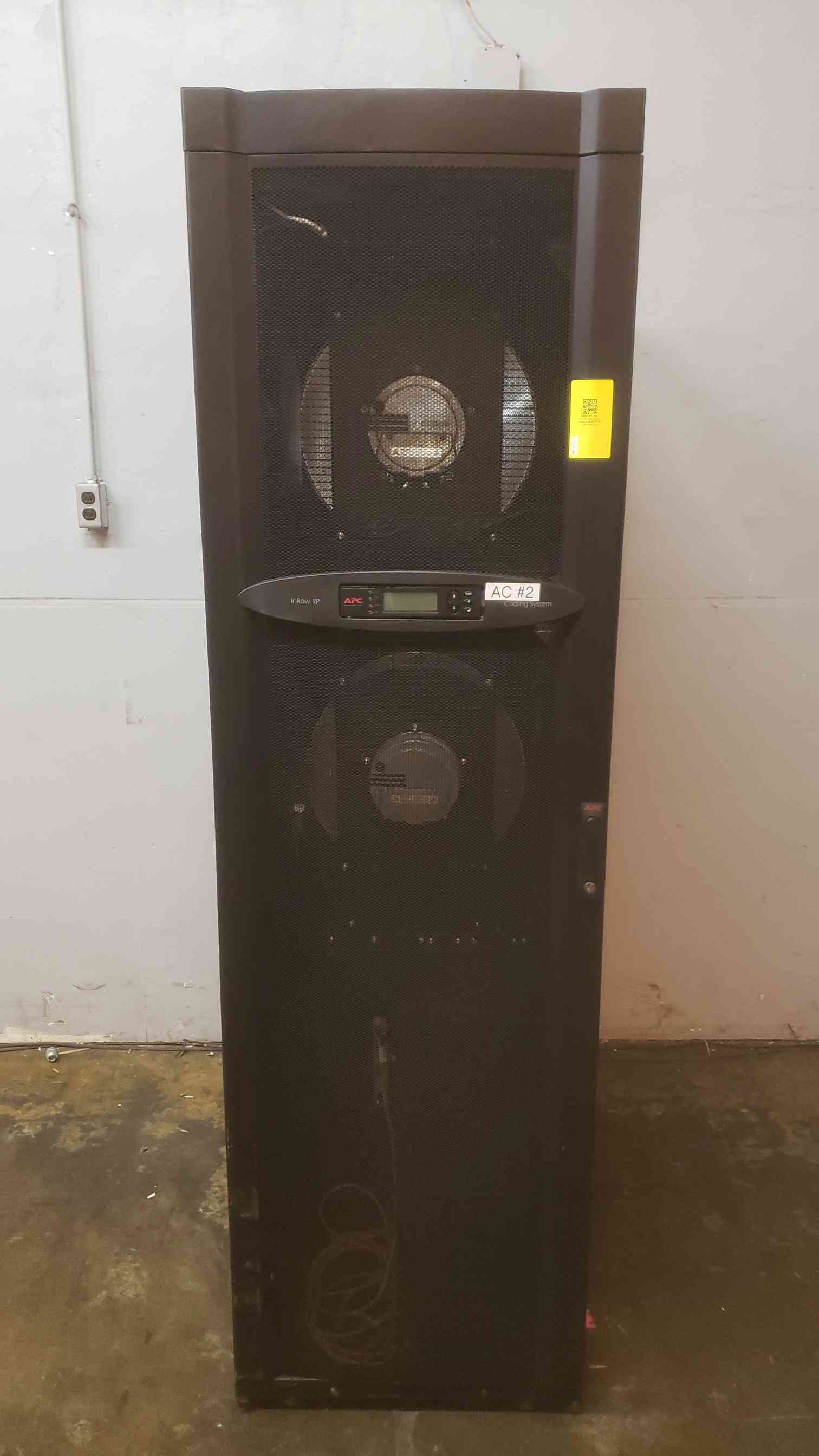 APC #ACRP102, InRow AC, R407C, (2) Blowers & Heaters, 2.4/11.5 bar, 32 Amps, 380-415 VAC - Image 1