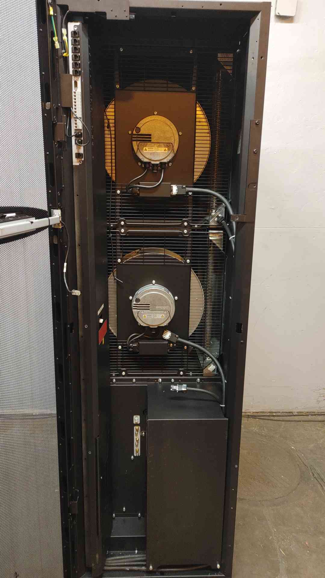 APC #ACRP100, InRow CRAC Unit, R407C, (2) Blowers & Heaters, 325/167 psig, 3 Phase, 200-240 VAC - Image 3