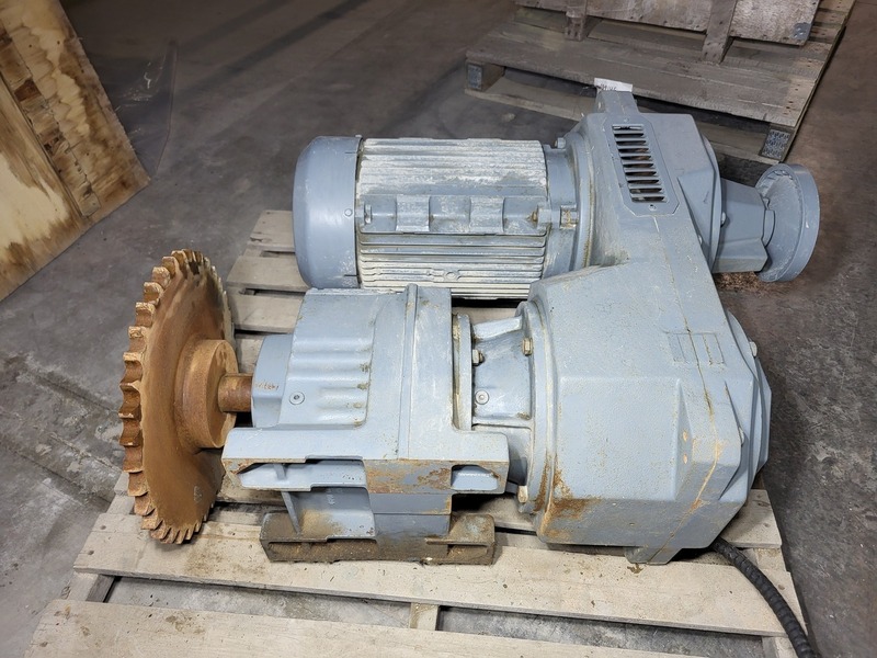 14.75 HP 1740 RPM Sew-Eurodrive R87VU41DV160M4, gear motor w/junction box & mounting bracket, 575 Volts - Image 3