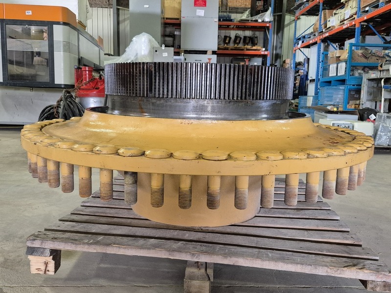 Caterpillar #381-6982, single flange front wheel with hub brake 266-3610, like new - Image 5
