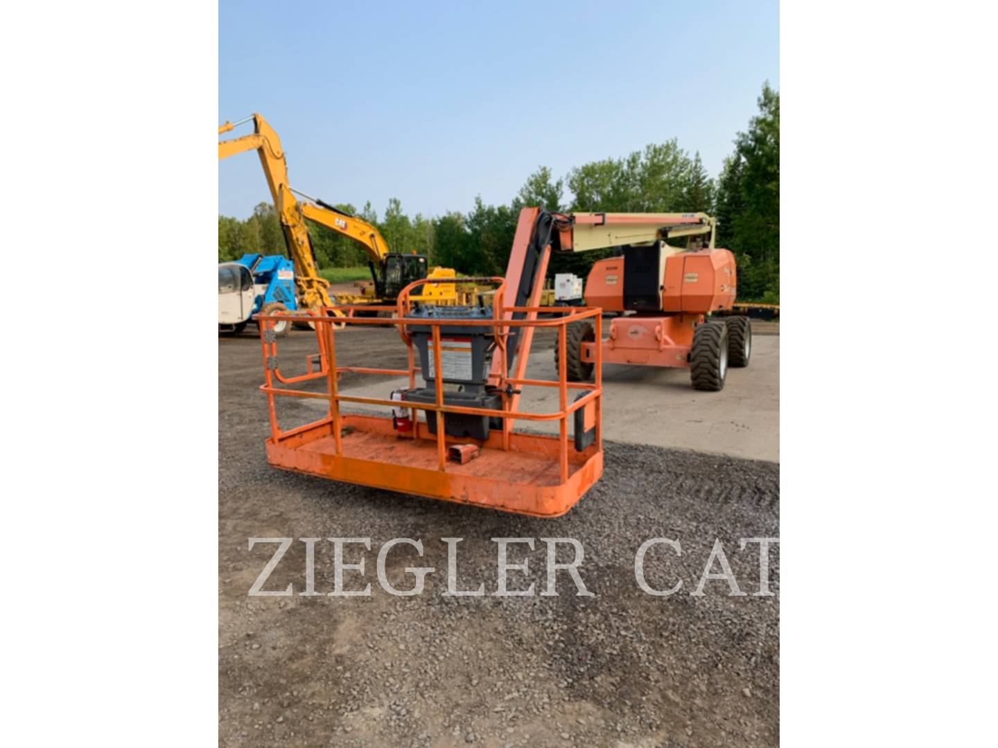 Jlg Industries, Inc. 800AJ, Articulated Boom Lift, 1778 hours, S/N: 0300183292, 2014 - Image 1