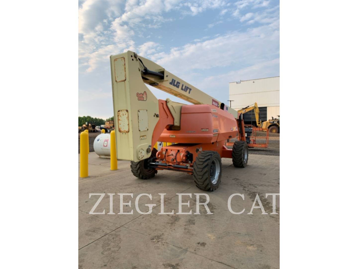 Jlg Industries, Inc. 800AJ, Articulated Boom Lift, 1778 hours, S/N: 0300183292, 2014 - Image 3