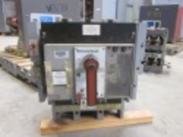 2000 Amps, General Electric, TC2020SSE1, electrically operated, drawout, #IC4011 - Image 1