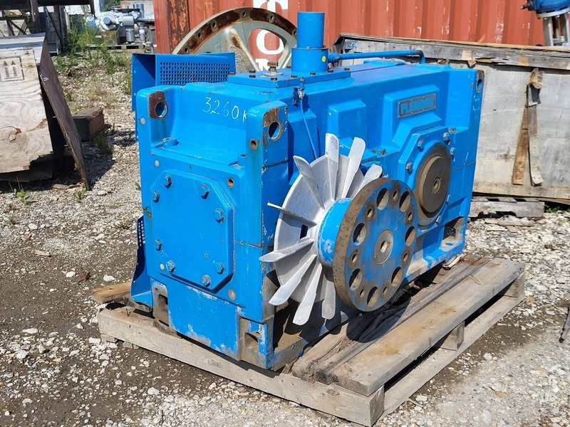 Flender #H2-SH14A, 672 KW helical gear reducer, 10.90 ratio - Image 4