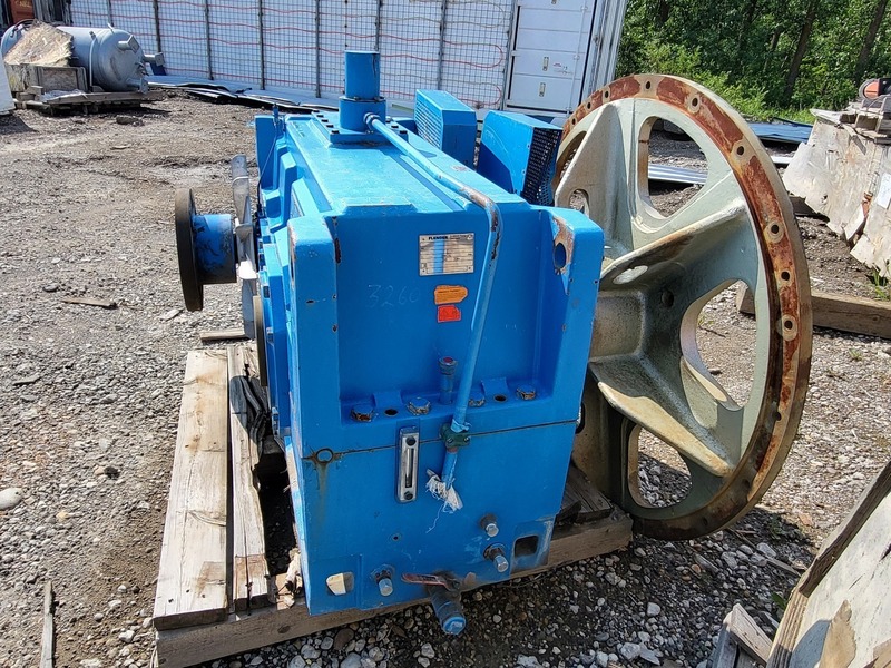 Flender #H2-SH14A, 672 KW helical gear reducer, 10.90 ratio - Image 9