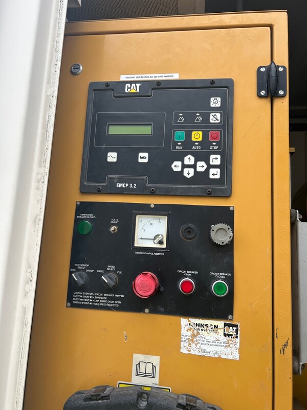 600 KW Caterpillar #XQ600, diesel generator set, 208/480 Volts, 10692 hours, 1800 RPM, C18 engine, sound - Image 9