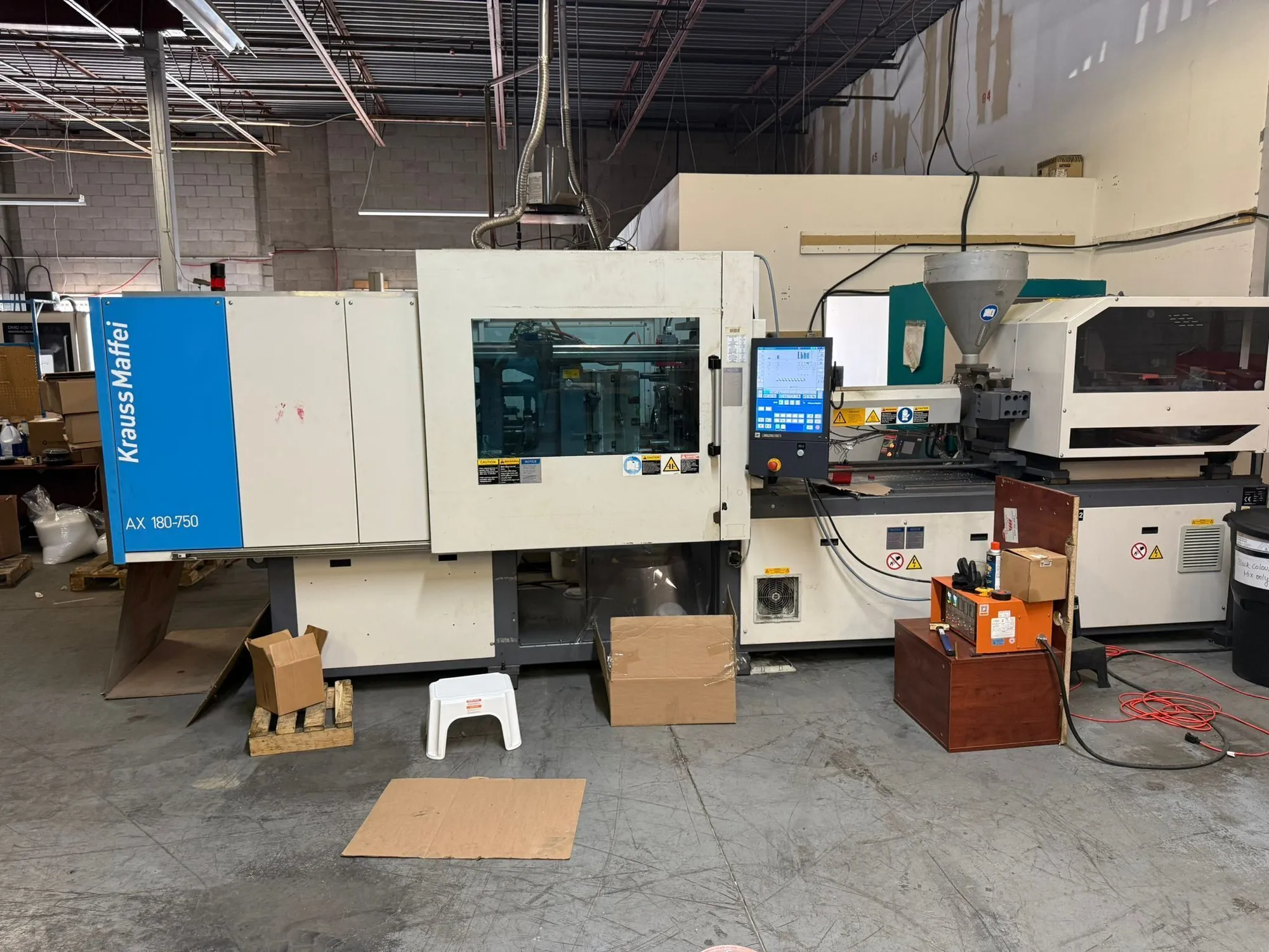 198 Ton, 12.59 oz., Krauss Maffei #KM180-750AX, horizontal plastic injection molder, 22.05" x 20.08" tie bar - Image 1