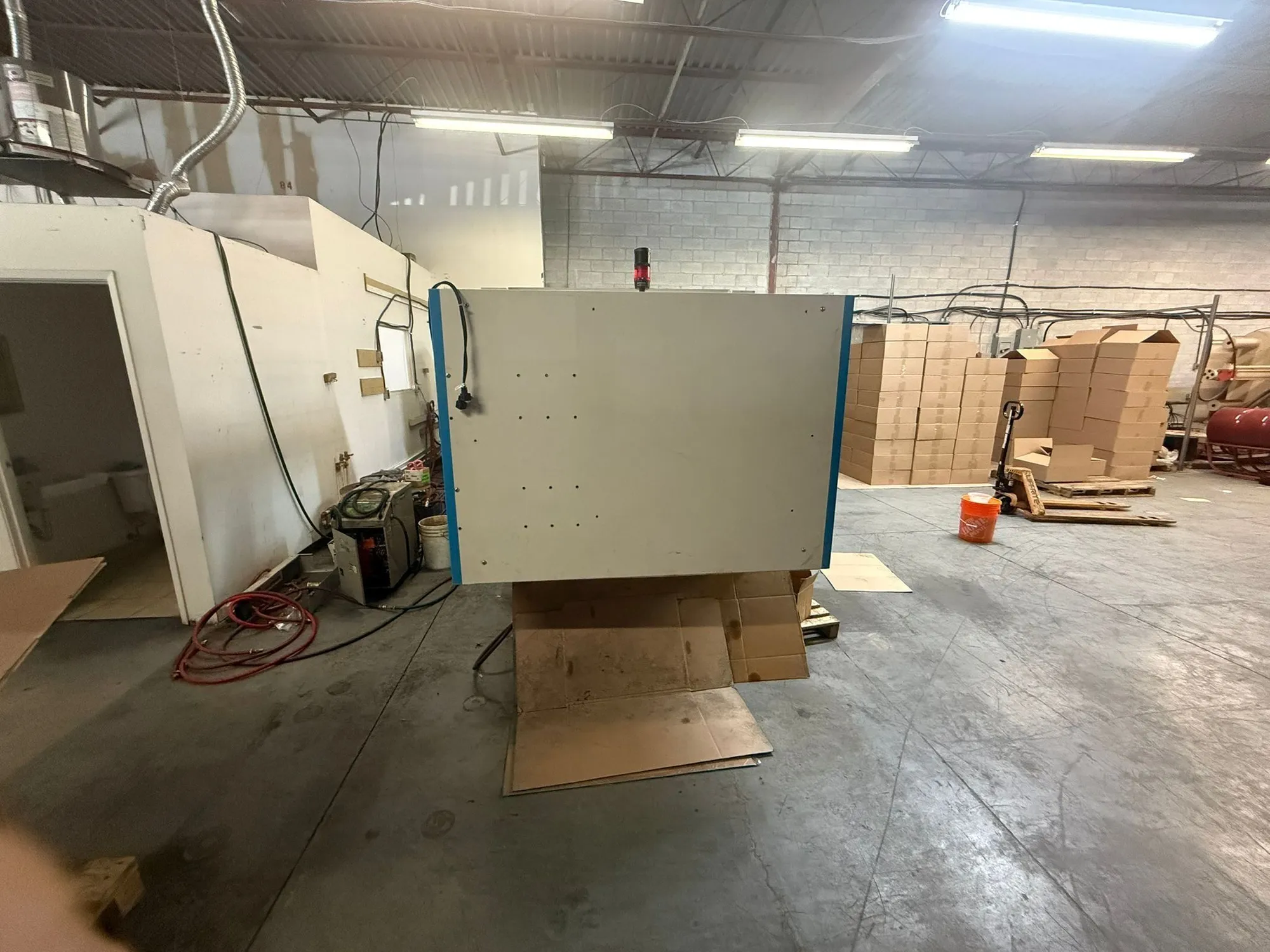 198 Ton, 12.59 oz., Krauss Maffei #KM180-750AX, horizontal plastic injection molder, 22.05" x 20.08" tie bar - Image 4