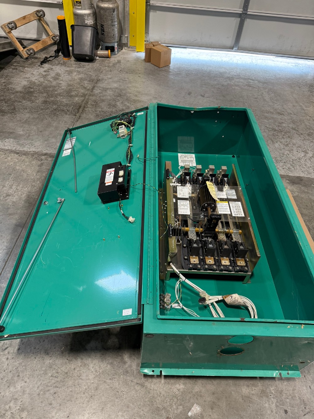 800 Amp. Cummins Automatic Transfer Switch OTECD-1710392 480 Volts, 60 Hz, 4-Pole NEMA 3R PLEASE READ - Image 2