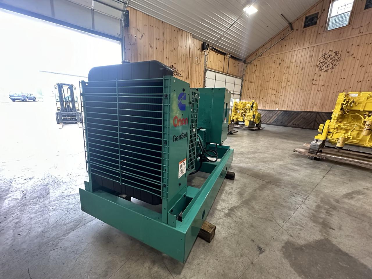 35 KW Cummins, Onan #4B3.9-G2, diesel generator, skid mounted, 120/240 Volts, 4097 hours, 1999 - Image 4