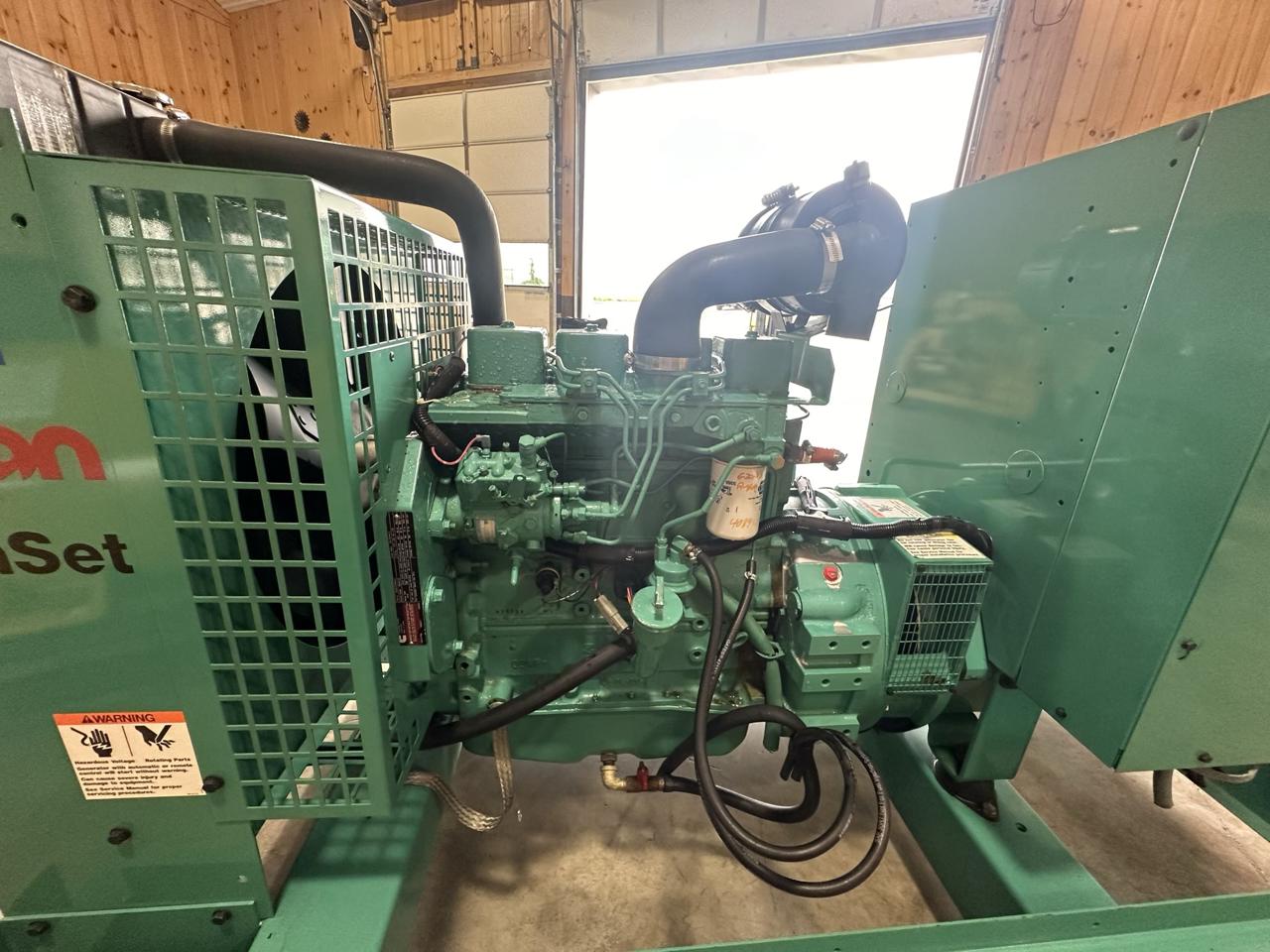 35 KW Cummins, Onan #4B3.9-G2, diesel generator, skid mounted, 120/240 Volts, 4097 hours, 1999 - Image 5