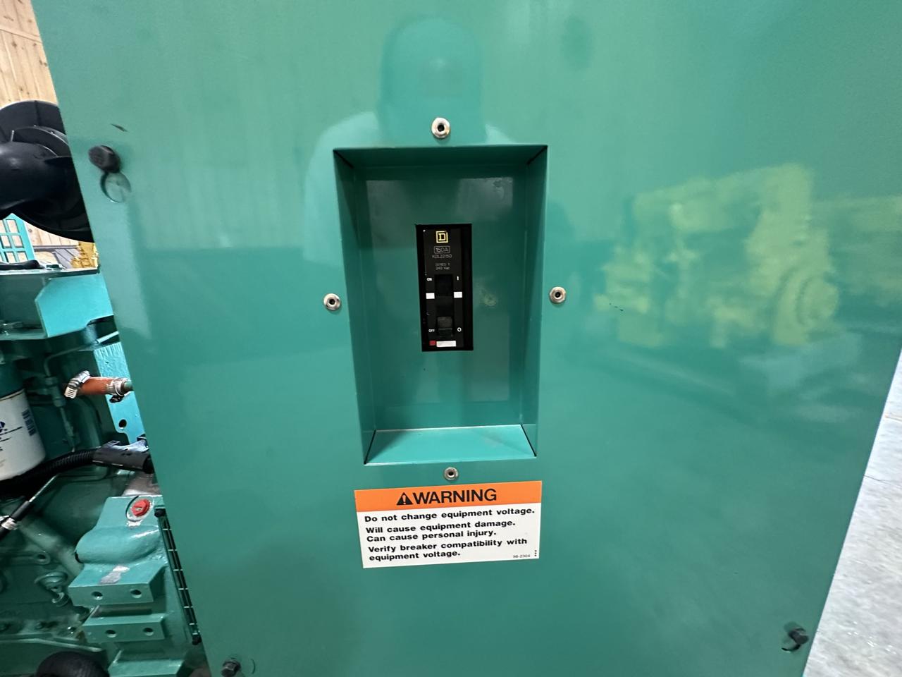 35 KW Cummins, Onan #4B3.9-G2, diesel generator, skid mounted, 120/240 Volts, 4097 hours, 1999 - Image 10
