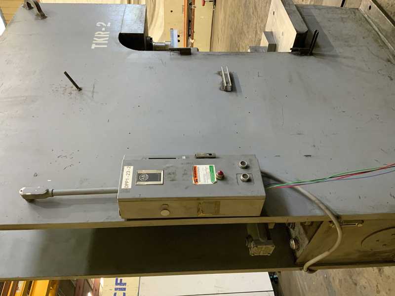 150 Ton, Hannifin #T150, hydrauic C-frame press, 29" x 39" table area, 15 HP, single hand lever - Image 3