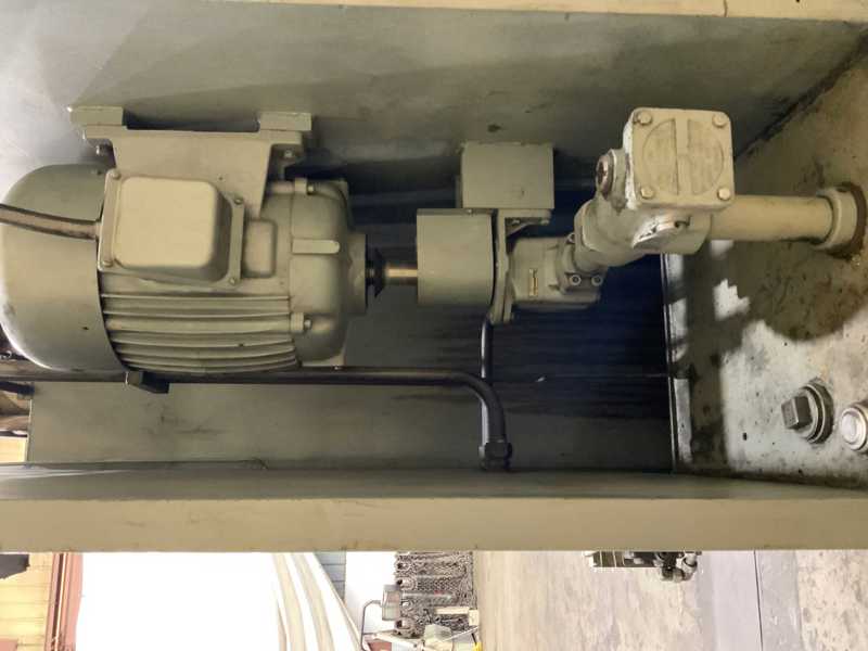 150 Ton, Hannifin #T150, hydrauic C-frame press, 29" x 39" table area, 15 HP, single hand lever - Image 6