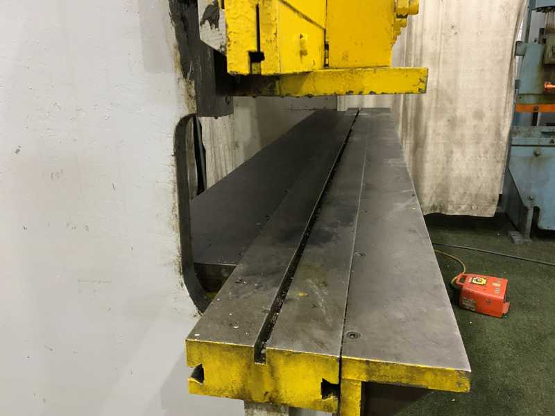 135 Ton, Pacific #J135-12, hydraulic press brake, 12' overall, 125" between housing, 10" stroke, 7" throat - Image 3