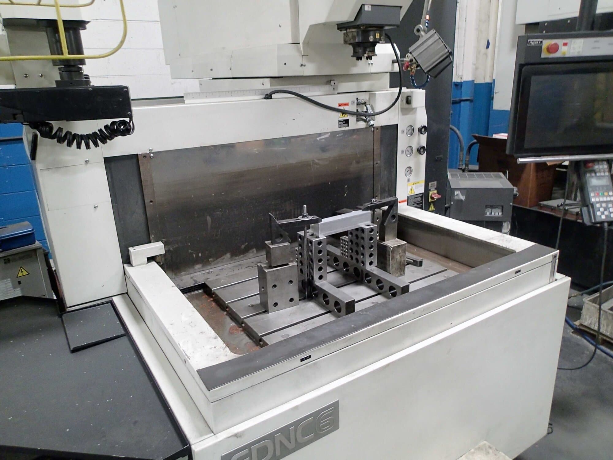 Makino #EDNC6, CNC Sinker Electrical Discharge Machine, w/C-Axis Head, 43.3" x 26.5" x 17.7" Work Tank, 31.5" - Image 3
