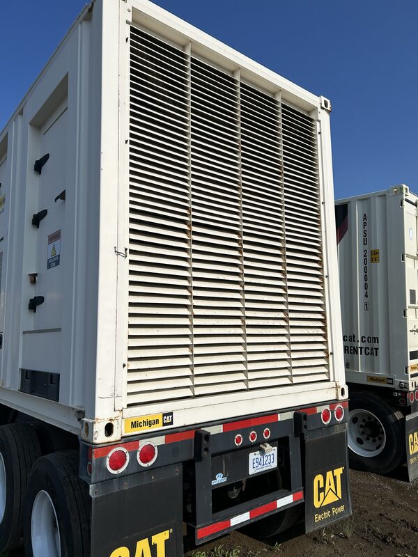 600 KW Caterpillar #XQ600, 208/480 Volts, 1800 RPM, 6368 hours, C18 engine, sound attenuated enclosure, 2007 - Image 3