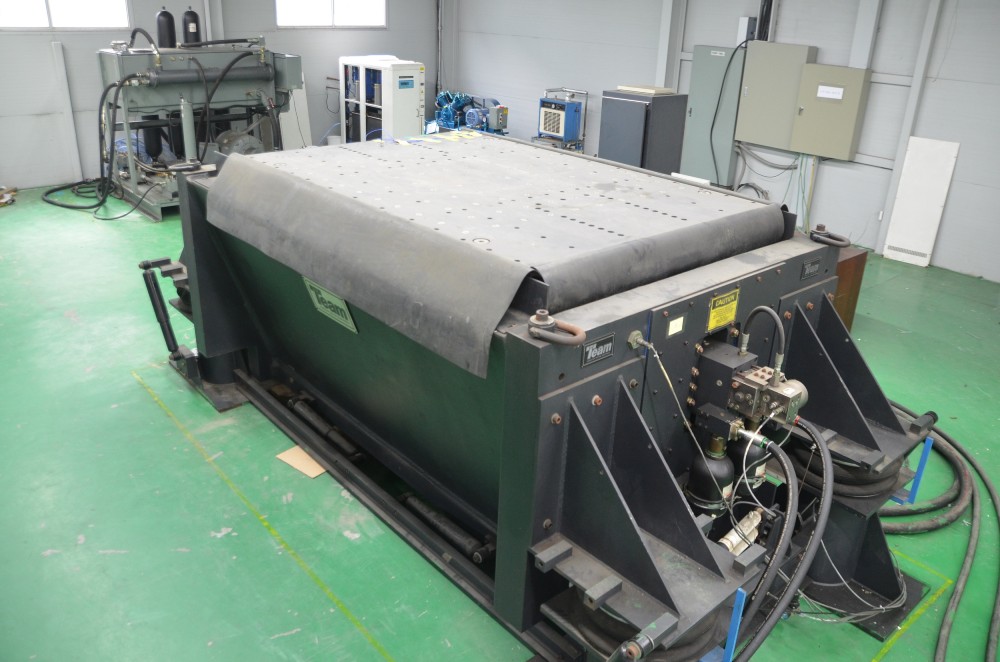 Team Vibration Bi-Axial IEEE test system, dual axis simultaneous motion, integrated seismic base - Image 1