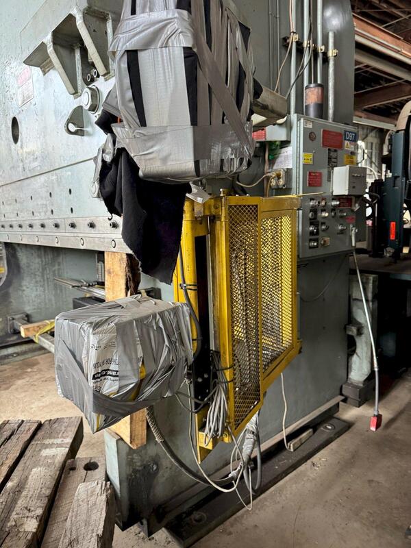 Pacific #K500-12, press brake, 500 oz., 12' overall, 126" between housing, 12" stroke, 20" open, 8" Shut - Image 10