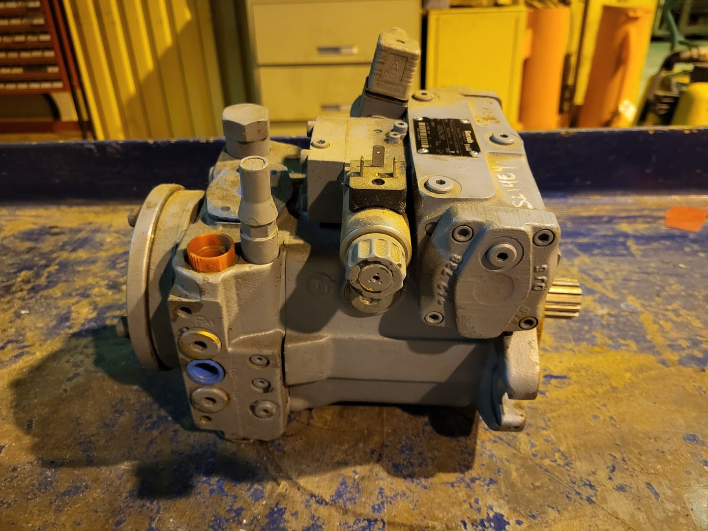 Rexroth #R902079986, axial piston pump, AA4VG40EP2DT1/32R-NSC52F016, new surplus - Image 1
