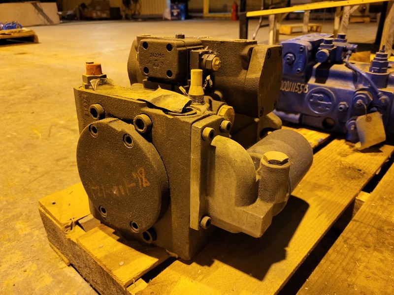 Rexroth #A4VG125HDD1, 32R-PSF52F001F, axial piston pump, new surplus - Image 6