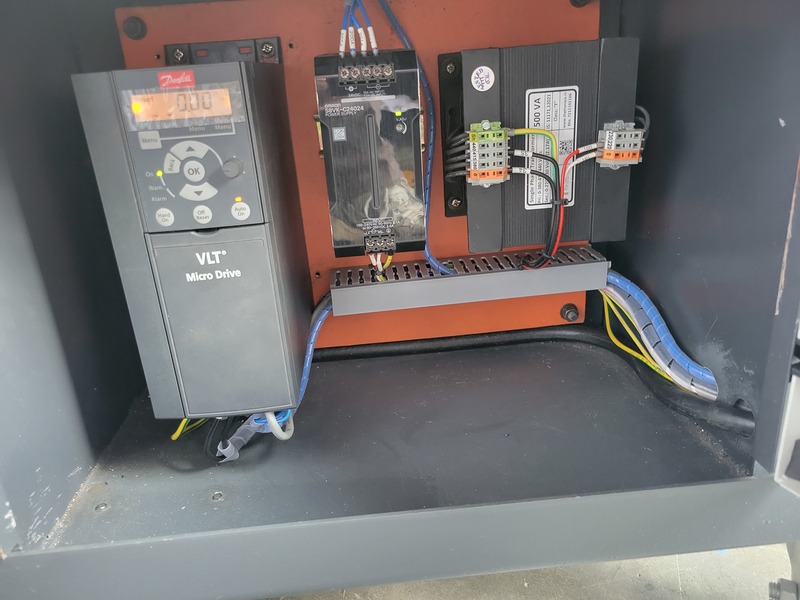 18" x 18" Indotech #CNC-18-DC-Smart-saw, dual column CNC bandsaw, 1.5" x0.05" blade, Omron cnc, coolant, chip - Image 10