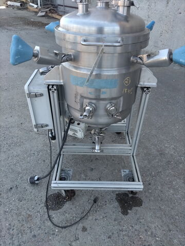 13.2 gallon ITT Industries Pure-Flo Precision, 50 liter 316 Stainless Steel fermenter tank, 18" dia. x 18" - Image 3