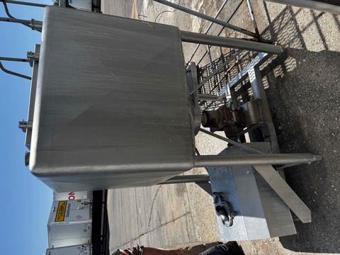 200 gallon APV Crepaco, Stainless steel liquidifier tank, single wall, rectangle tank, top hinged lid - Image 1