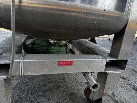 264 gallon BCD Manufacturing, 1000 liter 316L Stainless Steel tank, 3 bar, bottom driven agitation, 2000 - Image 6