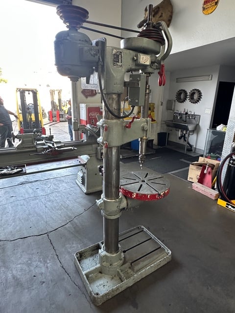 22" Buffalo #22, heavy duty drill press, 1.5" capacity, 65-1350 SPM, 220/440 V., 3-phase, power feed - Image 4