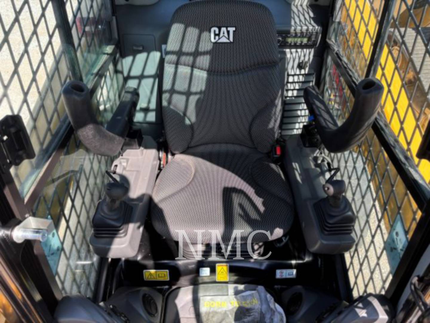 Cat 242D3, Skid Steer Loader, 44 hours, S/N: T8A00489, 2023 - Image 5