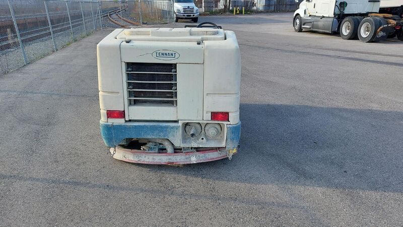 Tennant #7400, floor scrubber, propane, serial #6317, 2643 hours - Image 6