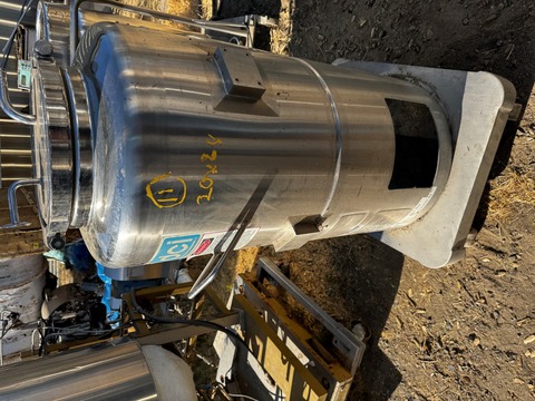 26 gallon DCI, 100 liter Stainless steel tank, portable, 100 psi, 20" dia. x 24" straight side, dish top & - Image 1