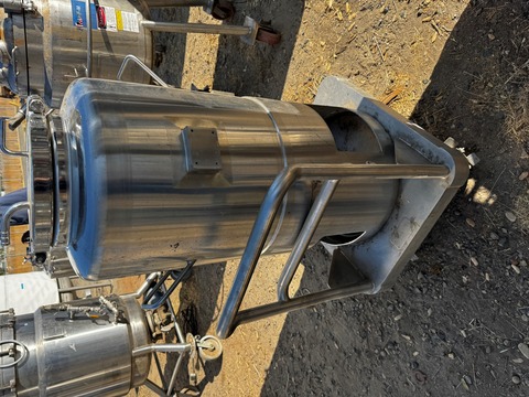 26 gallon DCI, 100 liter Stainless steel tank, portable, 100 psi, 20" dia. x 24" straight side, dish top & - Image 3