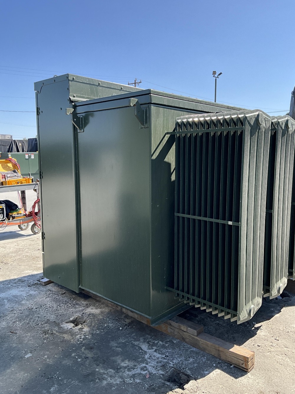 2500 KVA 13200GY/7620 Primary, 600Y/346 Secondary, 3 phase, Padmount Step Up Transformer, New - Image 2