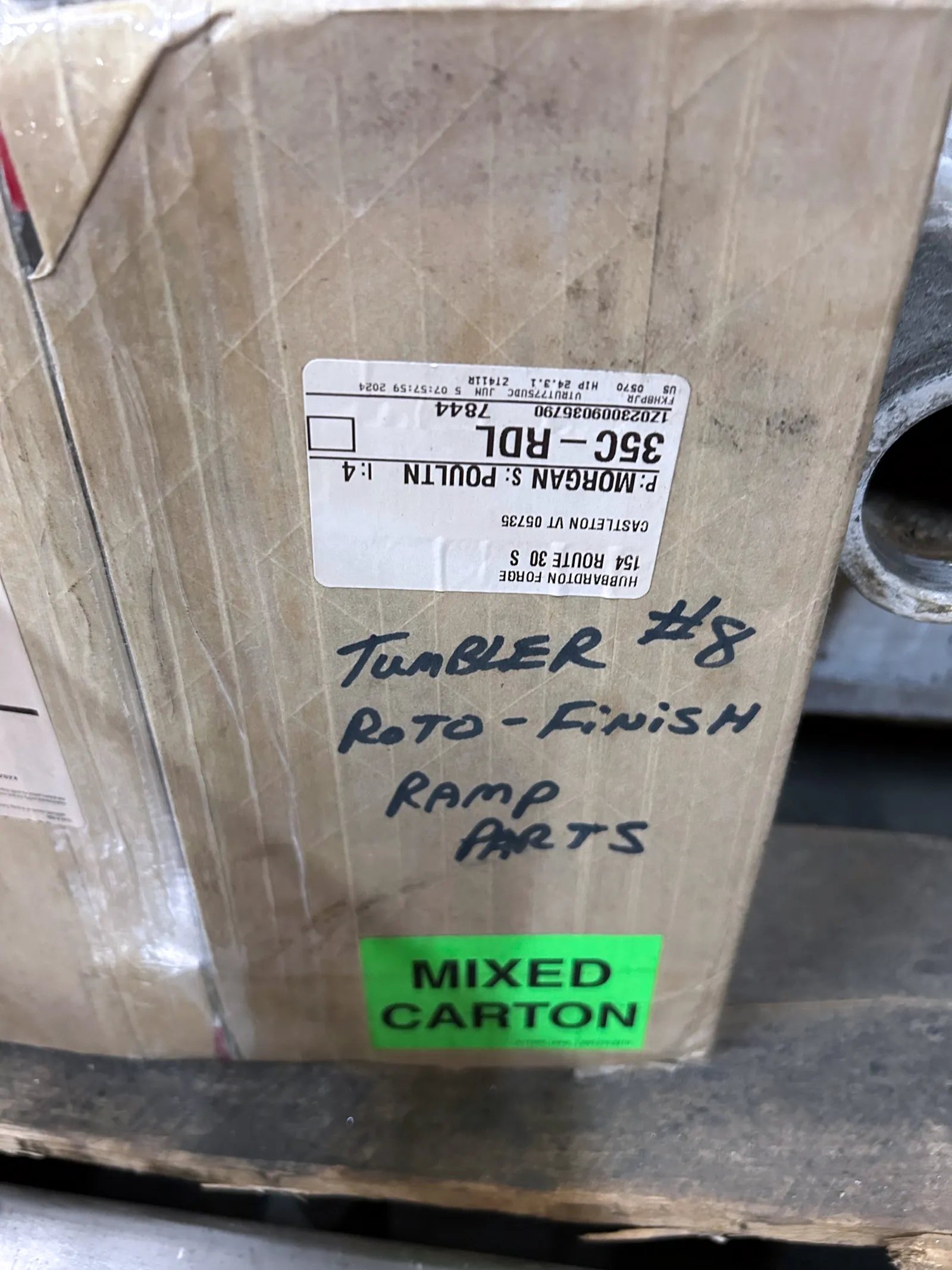 Roto-Finish #ER-1011, vibratory finisher, 8 segments, 2006 - Image 8