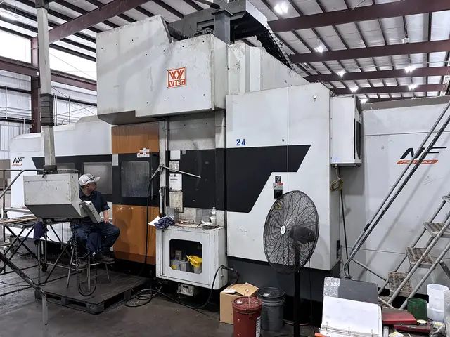 Vision Wide #NF-3226, 40 automatic tool changer, 126" X, 102.4" Y, 40.1" Z, 6000 RPM, #50, 30 HP, Fanuc - Image 1