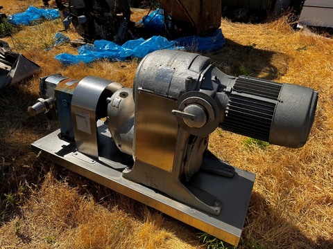 St. Regis, positive displacement lobe type pump, size 6R, 3" tri-clamp inlet & outlet, 10 HP - Image 3