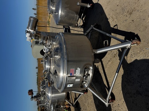 181 gallon Precision Stainless, 316L Stainless Steel tank, full vacuum, jacketed, agitated, 32 psi, 48" dia. - Image 2