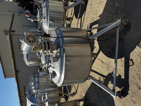 181 gallon Precision Stainless, 316L Stainless Steel tank, full vacuum, jacketed, agitated, 32 psi, 48" dia. - Image 3
