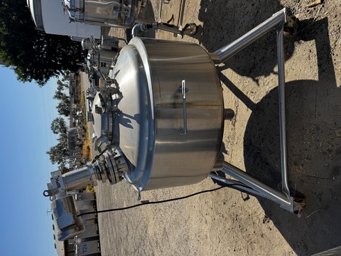 181 gallon Precision Stainless, 316L Stainless Steel tank, full vacuum, jacketed, agitated, 32 psi, 48" dia. - Image 4
