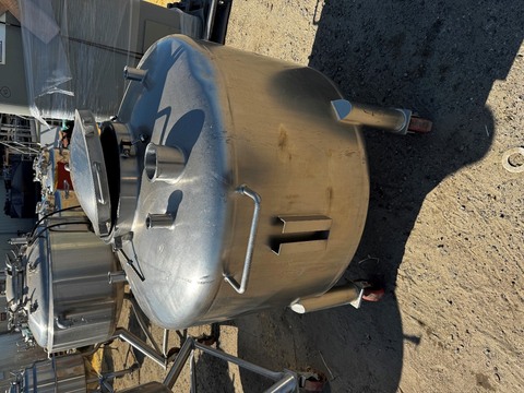 198 gallon Lee #750LDET, 750 liter 316 Stainless Steel tank, 44" dia. x 20" straight side, dish top & bottom - Image 3