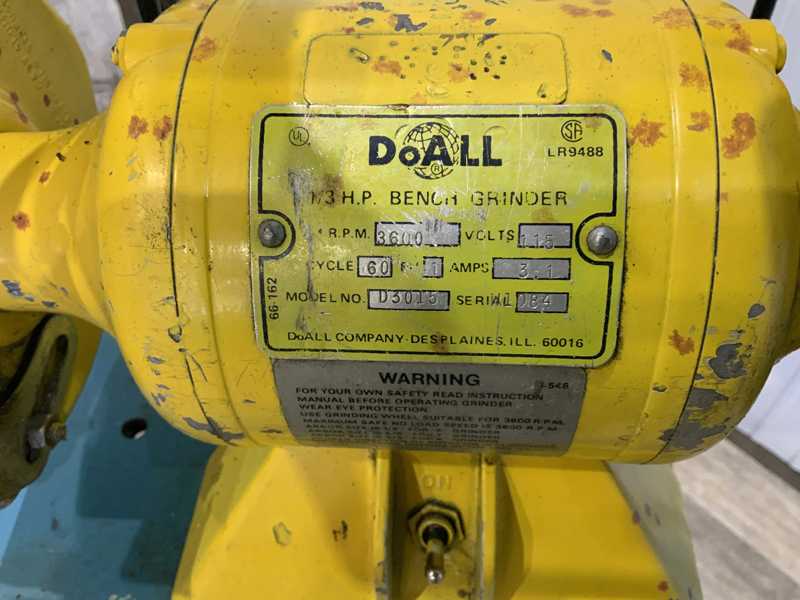 DoAll #D3015, double end grinder, 6" wheel diameter, 5/8"wheel width, on stand, 1/3 HP - Image 3